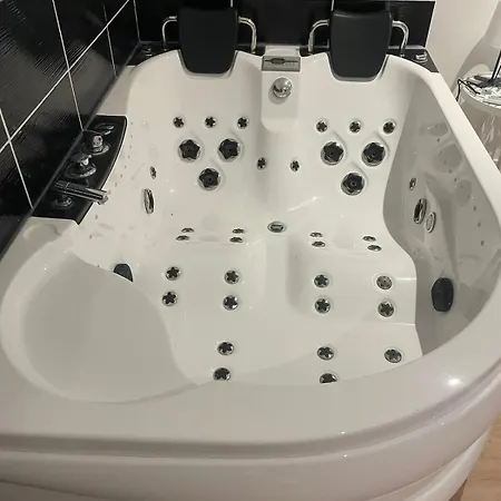 Appartement Le Nid Cosy Avec Balneo Tourcoing