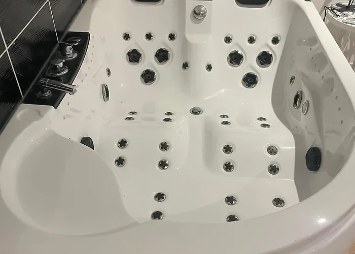 Appartement Le Nid Cosy Avec Balneo Tourcoing